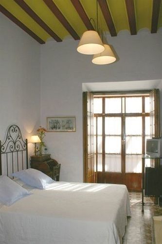 Amadeus Hotel