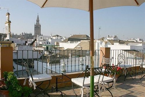 Amadeus Hotel 3*