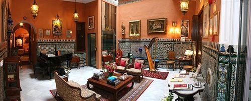 Amadeus Hotel